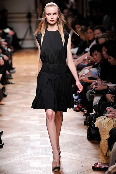 Look 7